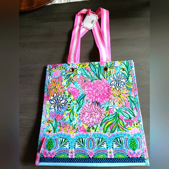 Lilly Pulitzer Accessories - Lilly Pultzier Market Tote Nwt